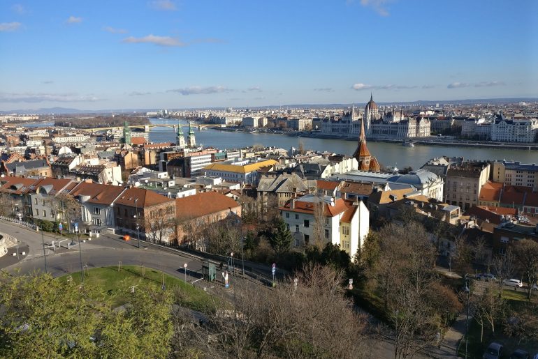 Uitzicht over Boedapest vanaf het Vissersbastion
