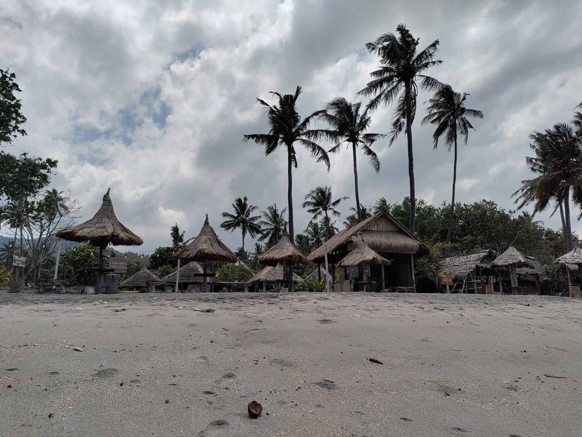 Senggigi verkennen per scooter | verlaten stranden Lombok Indonesie