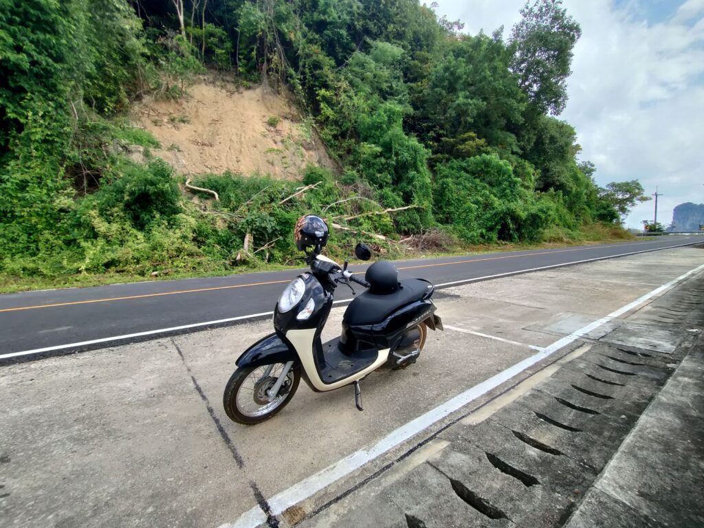 Scooter rijden op Koh Lanta