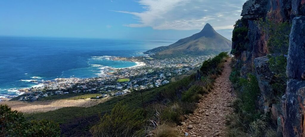 Spectaculair uitzicht op Lion's Head vanaf de Pipe Track Trail in Kaapstad