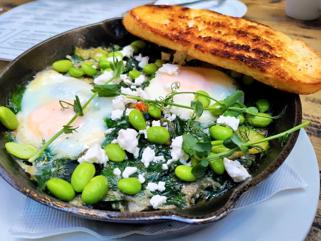 Green shakshuka | Our Local | Lunchen in Kaapstad